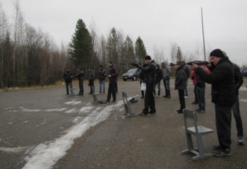 В Троицко-Печорском районе среди призывников прошли соревнования по пулевой стрельбе