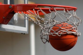 В Сыктывкаре стартовал Чемпионат Республики Коми по баскетболу