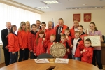 Руководитель администрации Воркуты Евгений Шумейко встретился с юными воркутинскими каратистами
