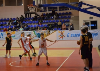 В Сыктывкаре завершился очередной этап Первенства СЗФО России по баскетболу среди юношей 2002 г.р.