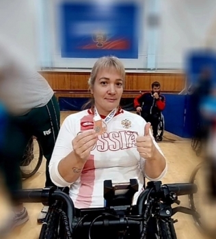 Галина Маринцева выиграла бронзу на соревнованиях по пауэрлифтингу в Алексине
