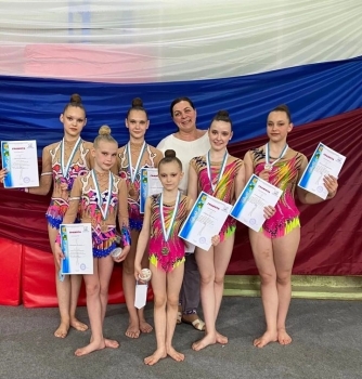 В Котельниче Кировской области прошли областные соревнования по спортивной акробатике