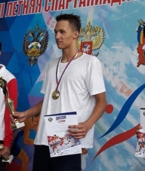 Николай Зуев принес вторую золотую медаль команде Республики Коми по плаванию