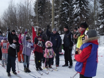 В Троицко-Печорском районе прошли массовые лыжные гонки имени Николая Бажукова