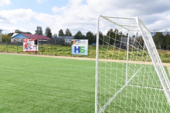 Жители Пажги получили новое футбольное поле