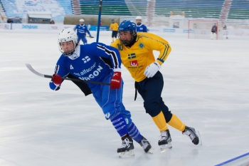 Первенство мира по хоккею с мячом среди юниоров до 19 лет в Сыктывкаре, полуфинал: Финляндия — Швеция 1:6 (1:0)