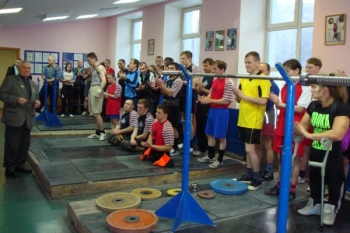 В Сыктывкаре пауэрлифтеры-инвалиды Коми прошли отбор на чемпионат России