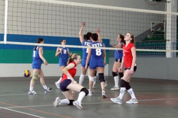 Сыктывкар и Ухта разделили волейбольные победы на чемпионате Коми