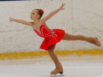 В Усинске прошло первенство города по фигурному катанию на коньках среди детей младшего возраста «Серебряный конек»