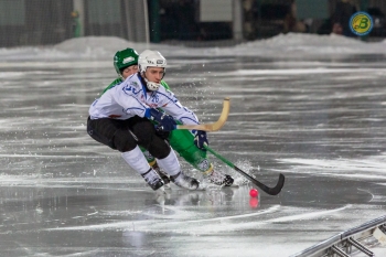 XXVIII Чемпионат России по хоккею с мячом: «Строитель» на выезде уступил «Воднику»