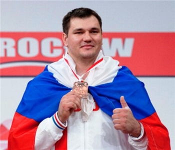 Тяжелоатлет из Коми Алексей Ловчев может стать «Лучшим спортсменом апреля»