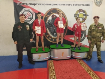 Усинские самбисты с успехом выступили на предновогоднем турнире в Череповце