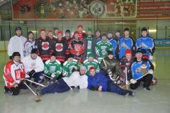 В Инте прошел традиционный городской турнир по хоккею в валенках