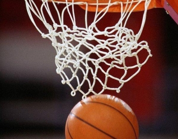 Команда ОАО «СМН» получила титул чемпиона в городском турнире по баскетболу