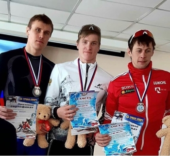Алексей Виценко в гонке на дистанции 15 километров классическим стилем завоевал серебряную медаль