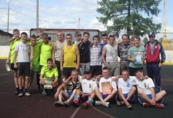 На спортивной площадке с. Усть-Кулом состоялись соревнования по мини-футболу