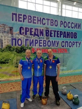 Воркутинские гиревики завоевали золото и серебро первенства России среди ветеранов