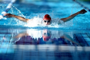 Сборная команда Республики Коми по плаванию завоевала 45 наград на зональных соревнованиях на короткой воде в Выборге
