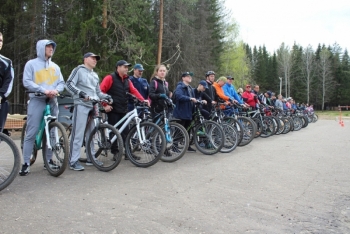Сотрудники МЧС России по Коми первыми в республике дали старт велосезону