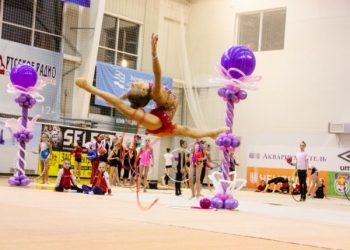 В Сыктывкаре выявили сильнейших гимнасток на республиканском турнире «Жемчужины Севера»