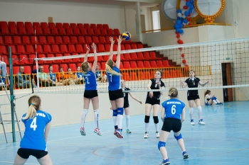 Команда Сыктывкара выиграла республиканский турнир по волейболу среди девушек