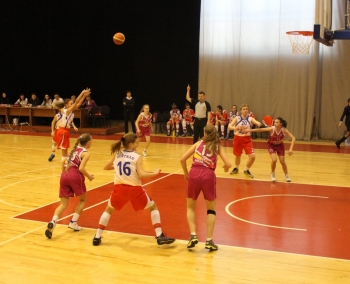 В Сыктывкаре стартовал Полуфинал Первенства России по баскетболу среди девушек