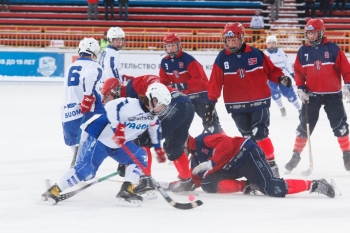 Первенство мира по хоккею с мячом среди юниоров до 19 лет в Сыктывкаре: Норвегия — Финляндия, 1:5 (1:1)
