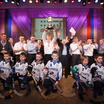 23 марта прошла официальная церемония награждения сыктывкарского хоккейного клуба «Строитель»